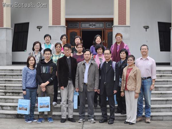 华东神学院接待香港圣保罗堂访问团 华东神学院接待香港圣保罗堂访问团